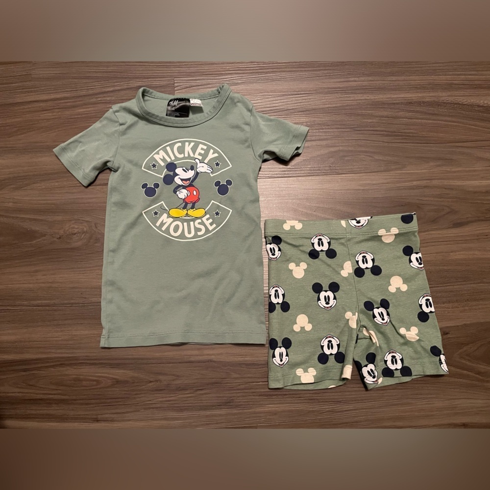H&M Olive Mickey Mouse Kids Short Sleeve Pajama Set size 5Y